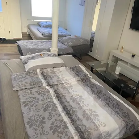 Schoene Kleine Einraumwohnung Mit Kueche Und Kamin In Holzthaleben Helbedundorf