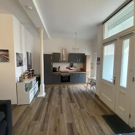 Schoene Kleine Einraumwohnung Mit Kueche Und Kamin In Holzthaleben * Helbedundorf