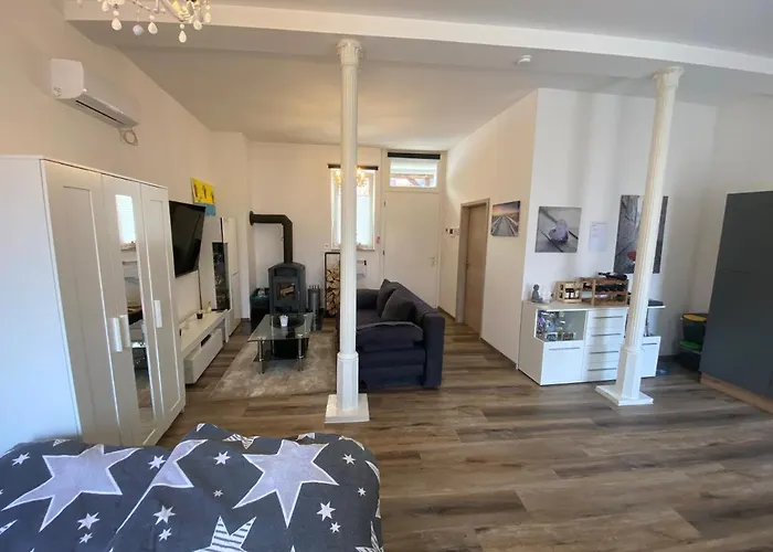 Lejlighed Schoene Kleine Einraumwohnung Mit Kueche Und Kamin In Holzthaleben Helbedundorf